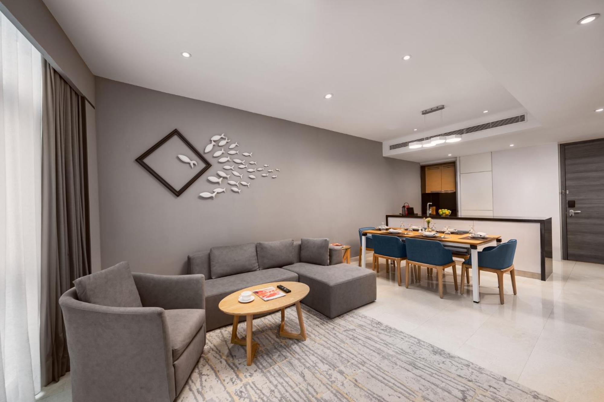 Fraser Place Puteri Harbour Нусаджая Екстериор снимка A living room in a condominium
