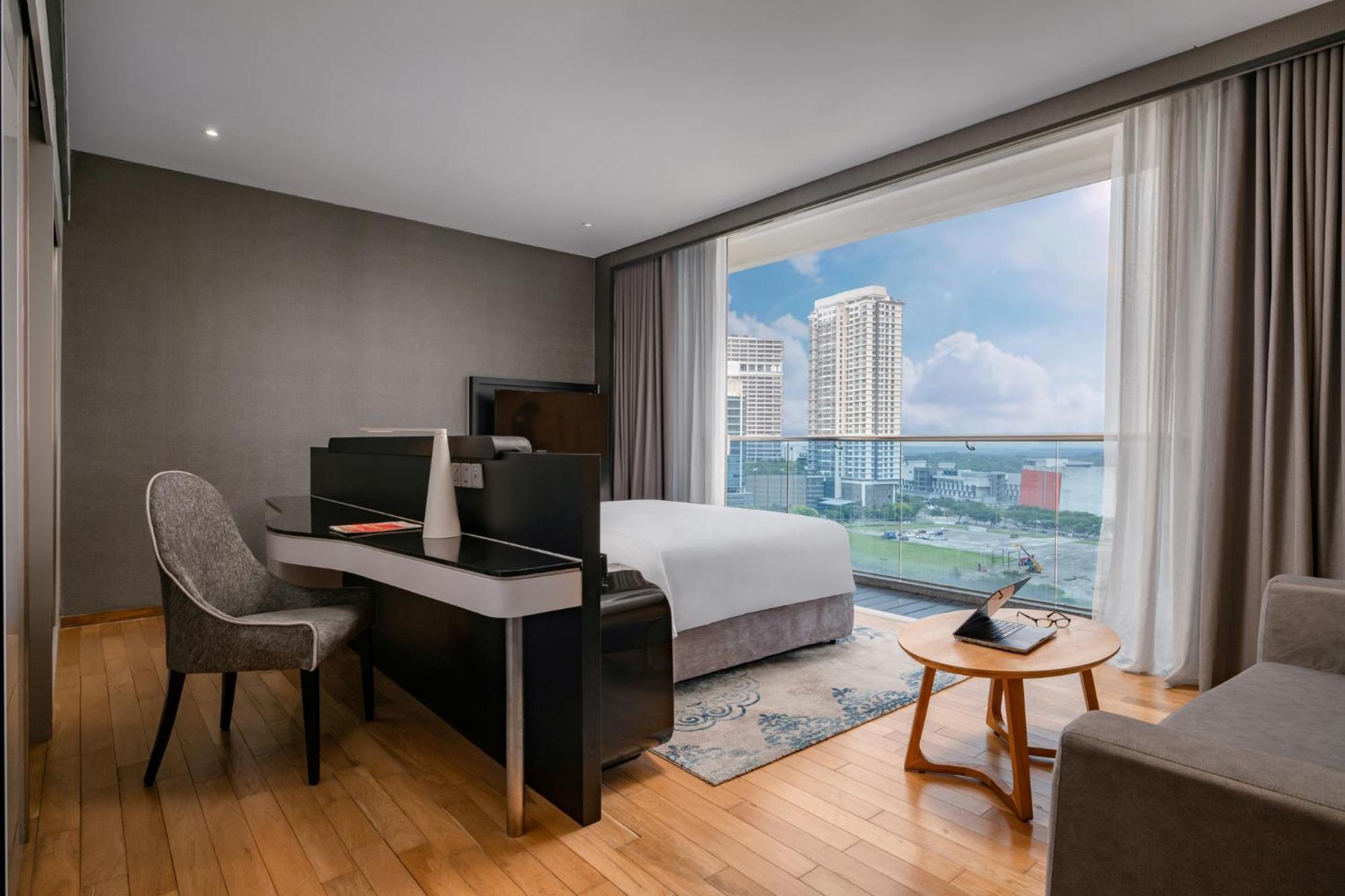Fraser Place Puteri Harbour Нусаджая Екстериор снимка Suite room