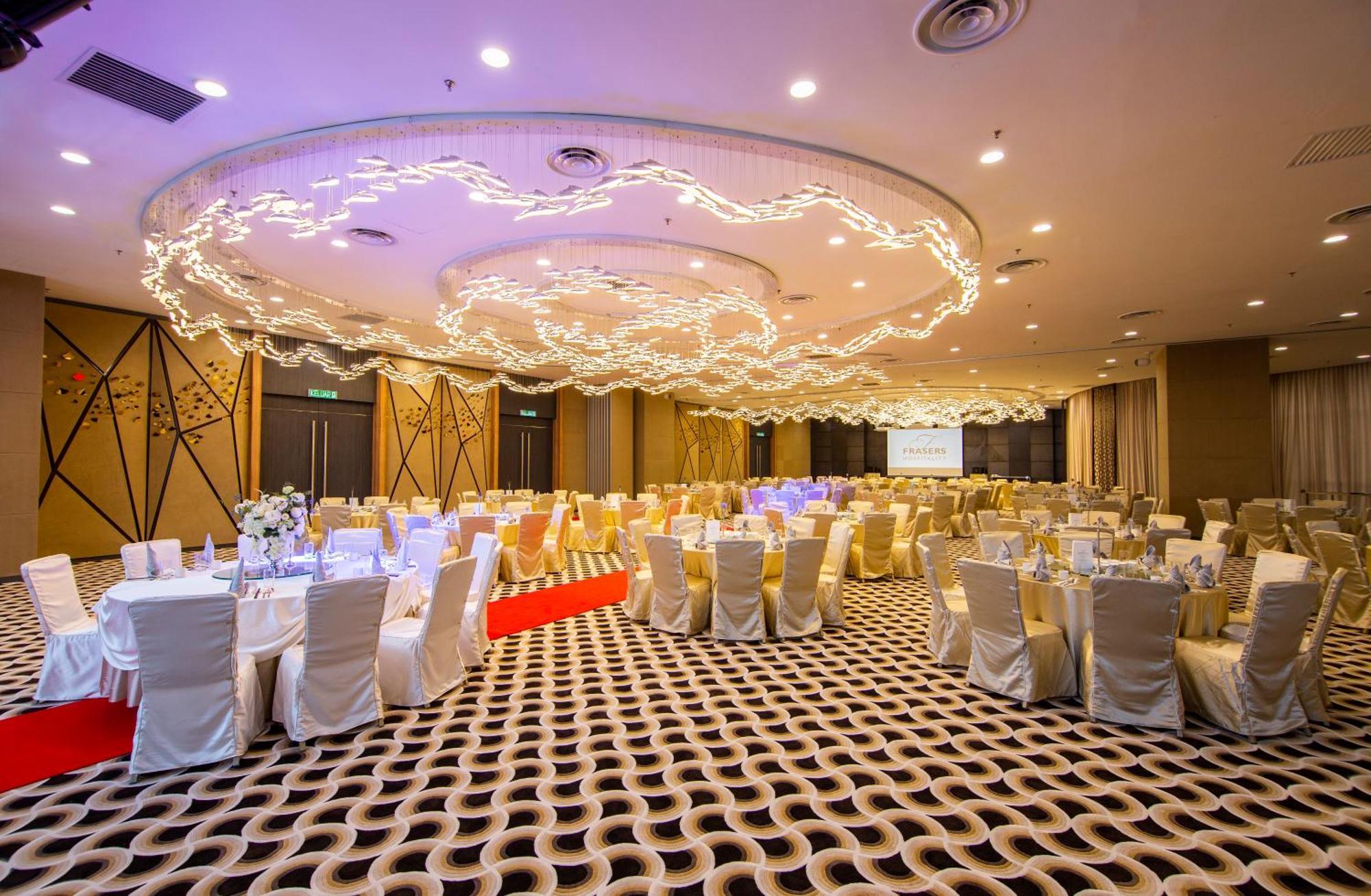 Fraser Place Puteri Harbour Нусаджая Екстериор снимка The ballroom of the hotel